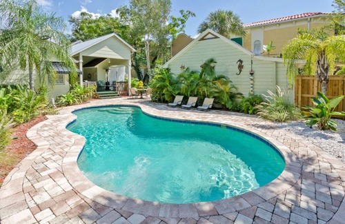 Courier City - Oscawana House | Summer Special Tampa Key West Style Bungalow and Pool
