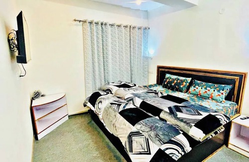 Chhota Shimla Bed & Breakfast | Summer Suite workstation near mall - road walkablenn