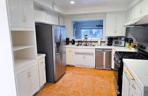 Hacienda Heights House | Summerset Hideaway Pool w/tub BBQ - 4 bedrooms