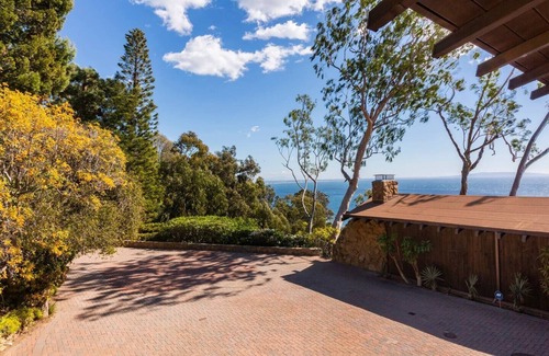 Eastern Malibu House | Summertime Malibu - Private 3 BD Retreat w/Panoramic Ocean Views and Hot Tub