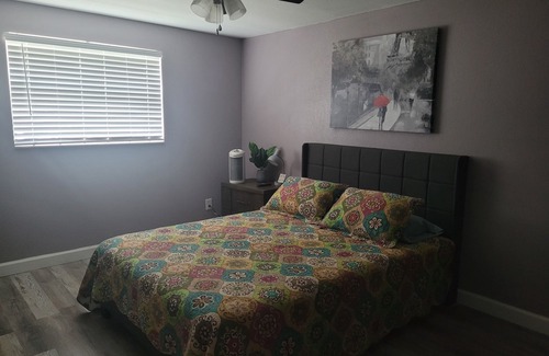 Town 'n' Country House | SummerTime Oasis 4 Bd 2Bth SF House with Pool