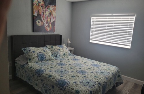 Town 'n' Country House | SummerTime Oasis 4 Bd 2Bth SF House with Pool
