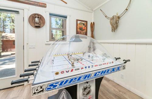 Summit Estates House | Summit Mountain Lodge - Amazing location just down the street from Snow Summit!