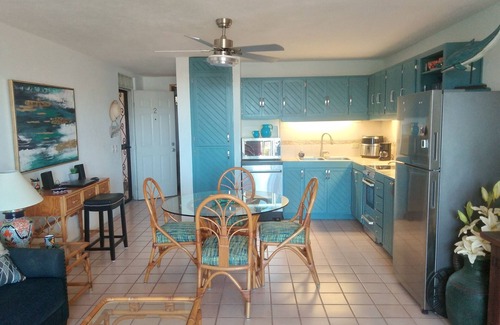San Jose del Cabo Apartment | Sun drenched vacation opportunity