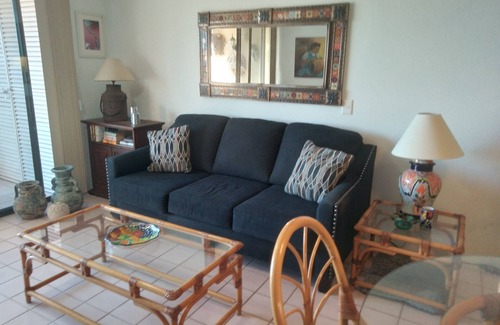 San Jose del Cabo Apartment | Sun drenched vacation opportunity