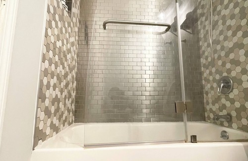 The Heights Condo | Sun-filled JC Apartment. 2 br apt + private parking. Close to NYC transit