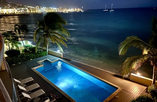 Simpson Bay Condo | Sun-kissed Beachfront Condo with Pool & Gorgeous Sunsets at Encanto- La Siesta