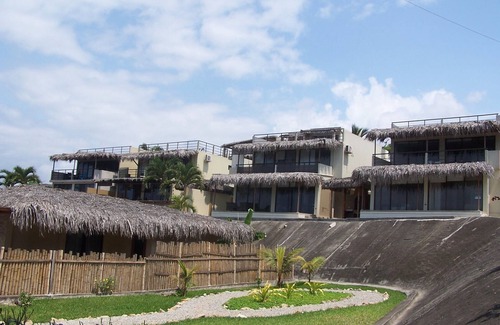 Manglaralto Villa | Sun, Ocean, Cool Breeze, New Modern 3 Bedroom Villa
