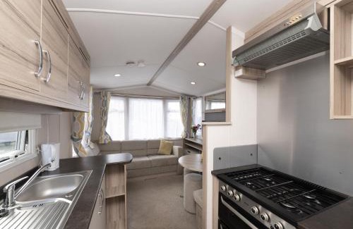 Looe House | Sunbeam Caravan