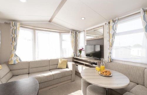 Looe House | Sunbeam Caravan