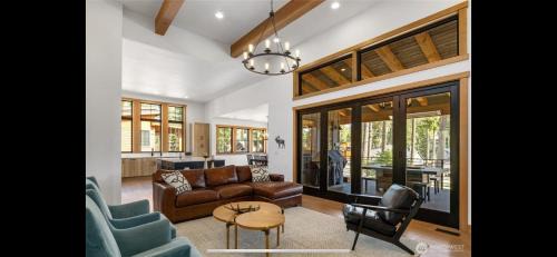 Cle Elum House | Suncadia 4 Bdrm Home located within the heart of the Resort