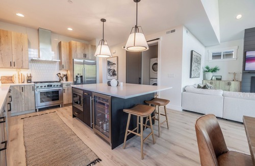 Roslyn Cabin | Suncadia Getaway | Relax w/Nature Views, Hot Tub & Fire Pit