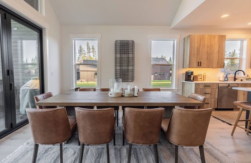 Roslyn Cabin | Suncadia Getaway | Relax w/Nature Views, Hot Tub & Fire Pit