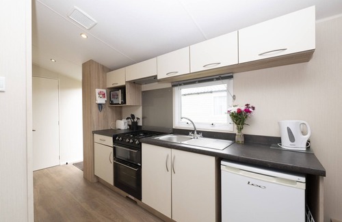 Looe House | Suncrest Caravan by Belvilla