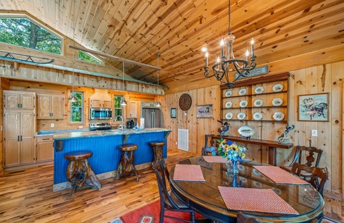 Valley Head Cabin | Sundance Rock-double master suites w/screened porches