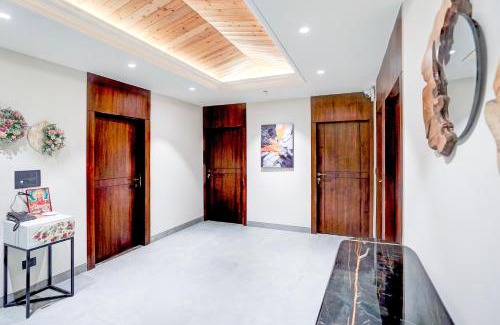 Theog House | Sunday Premium 5 BHK Villa Mihika, Shimla