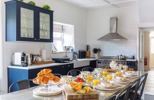 Cawsand House | Sunday Times "UK Best Coastal Holiday Cottages" 10 Secs Walk from Sandy Beaches