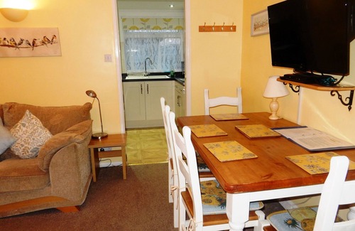 Dartmouth Ski Chalet | Sundial Chalet. 2 bedroom 4 person Chalet