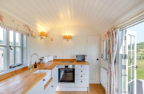 St Harmon House | Sunflower - Uk42360