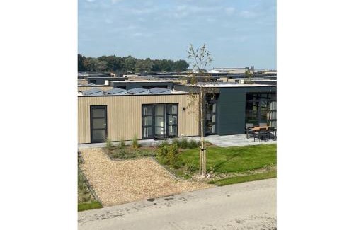 Enkhuizen Ski Chalet | "Sunkiss at the IJsselmeer"