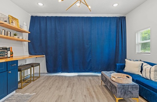 Linn Valley Apartment | Sunlight Tiny House at Linn Valley Lakes