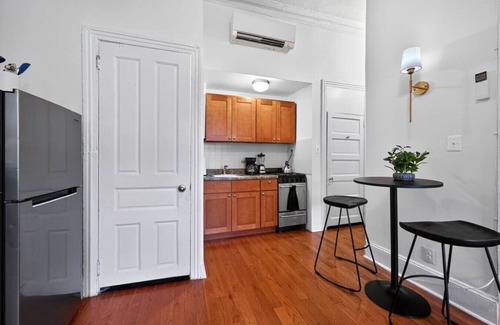 Center City West Apartment | Sunny 1/1 | Center City | Sofa Bed | Sleeps 4