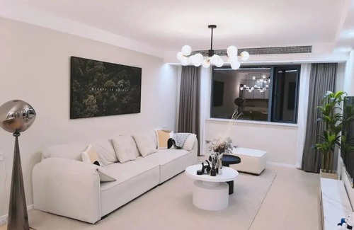 Shanghai Apartment | Sunny Abode富源公寓 3-Bedroom near Tianzifang