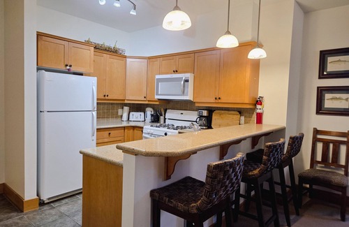 Rossland Condo | Sunny and Cozy Two Bedroom