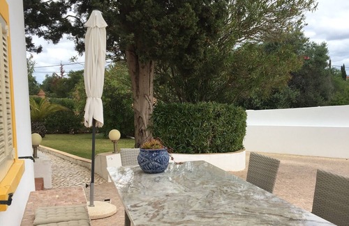 Ferragudo Apartment | sunny ap. for 2-6 people, exclusive 1a location directly on the beach by the sea