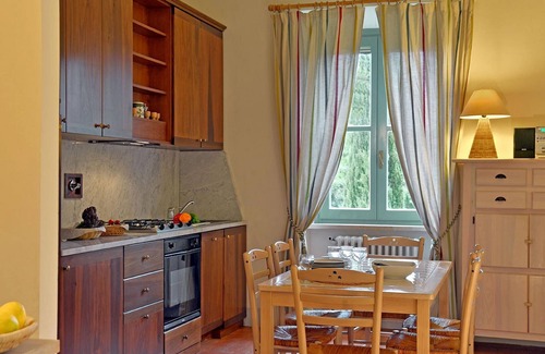 Pescia Romana Apartment | Sunny apartment with terrace, pool and PRIVATE ACCESS TO THE BEACH