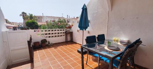 San Miguel de Abona Apartment | Sunny apartment with terrace pool view