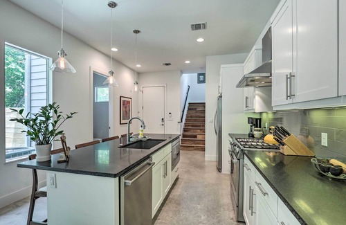 Brentwood House | Sunny Austin Abode: Proximity to Parks & Dtwn