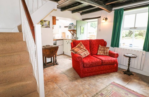 Bradwell Cottage | SUNNY BANK VIEW, character holiday cottage in Bradwell