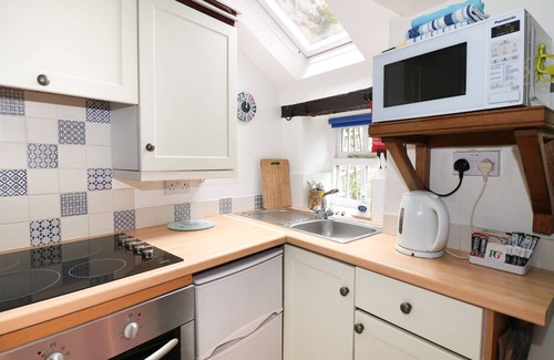 Bradwell Cottage | SUNNY BANK VIEW, character holiday cottage in Bradwell