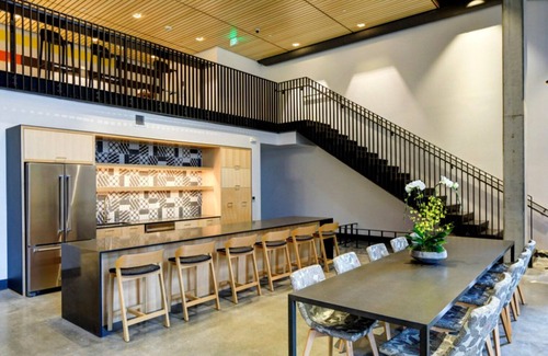Wilburton Apartment | Sunny Bellevue 1BR w/BBQ, Gym, W/D, near Spring District, by Blueground