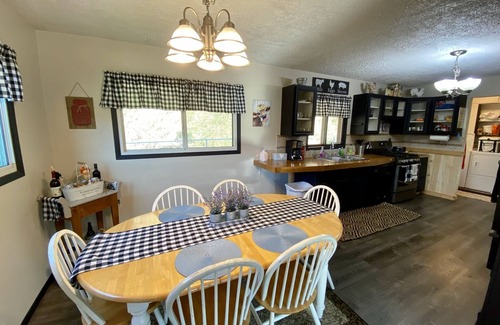 Arkansaw Cottage | Sunny Brook Cottage with Amazing Views