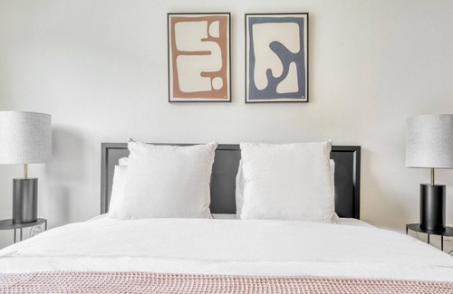 Cherrywood Apartment | Sunny Cherrywood 1BR w/ Pool, Gym & W/D, nr restaurants, by Blueground