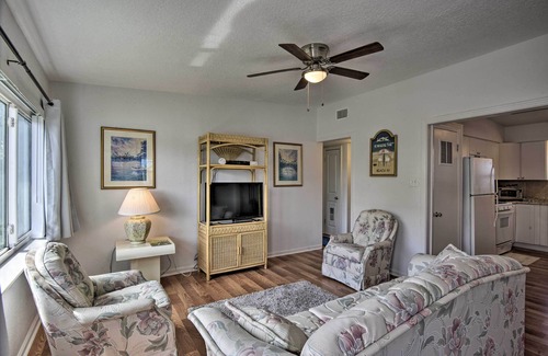 Cocoa Beach Apartment | Sunny Cocoa Beach Home: Walk to Sea + Attractions!