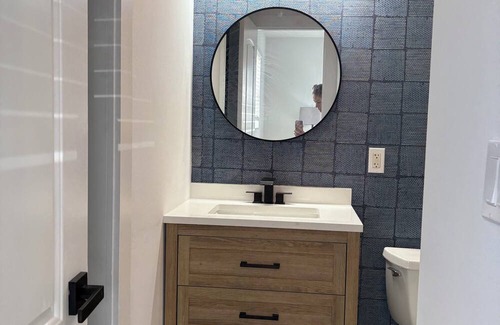 Deerfield Beach Apartment | Sunny Cottage Vibes! Beach & Dining Walkable!