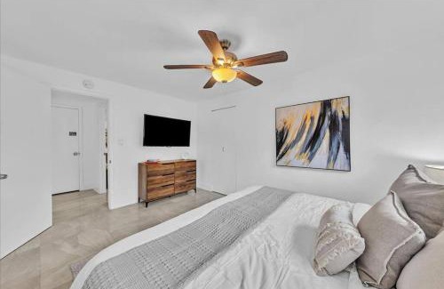 Middle River Terrace House | Sunny Days Getaway, 5BD Heated Pool Family Home!