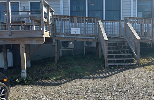 Belfast Apartment | Sunny downtown Belfast apartment with water view, right on Main St near eateries