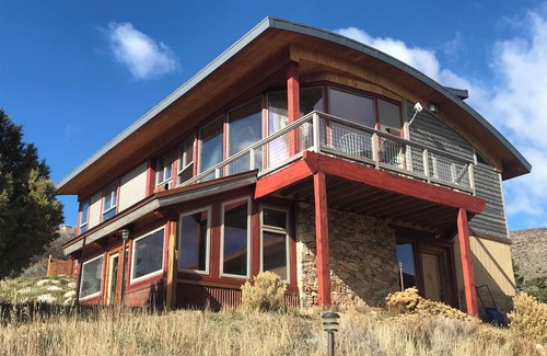 Snowmass House | Sunny eco home with panoramic views