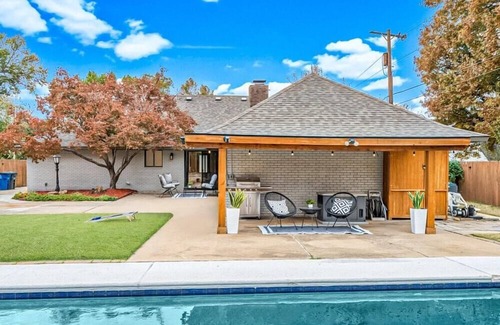 South Tulsa House | Sunny Escape Complete Reno W/Pool