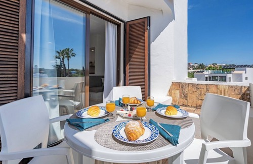 Alpouvar Apartment | Sunny Flat with a Balcony and Pool by HostWise
