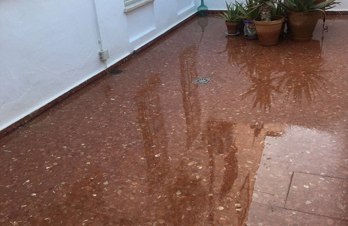 Sevilla Este Ski Chalet | Sunny house in quiet street 800 € weekly
