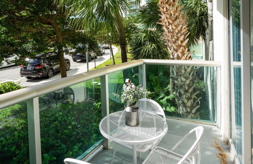 Golden Beach Condo | Sunny Isles Beach Condo: Spacious, Modern, Sleeps 6+, Steps to Ocean