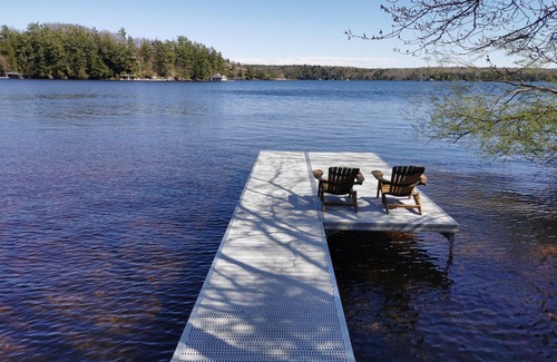 Bracebridge Cottage | Sunny Lake Muskoka Waterfront Cottage