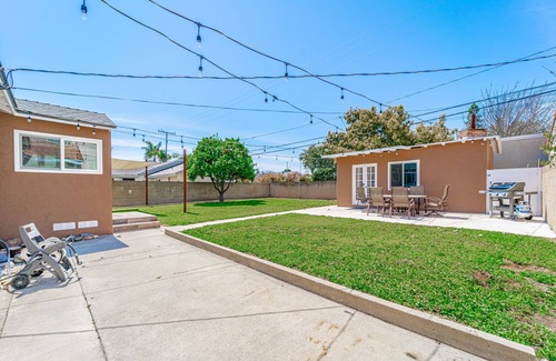 Los Altos House | Sunny Los Altos Bungalow - Relax in Long Beach