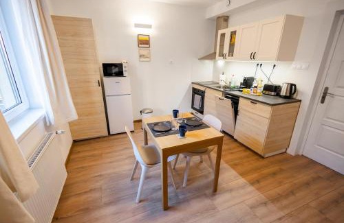 Ferencvaros Apartment | Sunny Nest at Oradea Square
