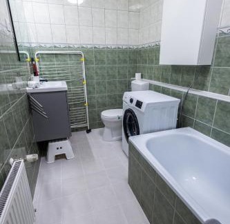 Ferencvaros Apartment | Sunny Nest at Oradea Square